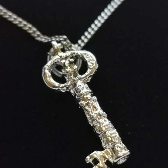 Sterling turquoise key necklace - Picture 3 of 5